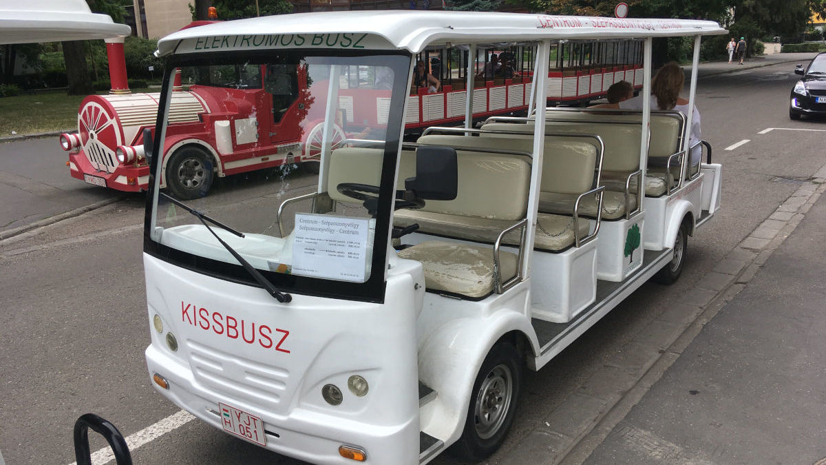 Minibus w Egerze