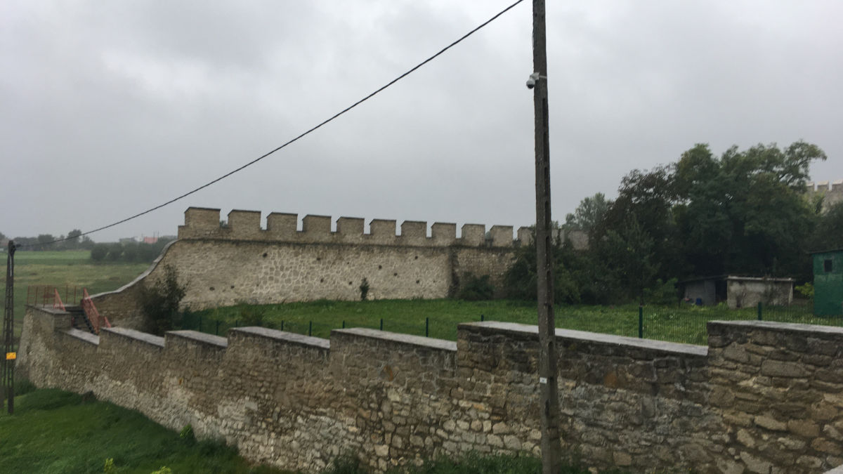 Mury obronne w Szydłowie