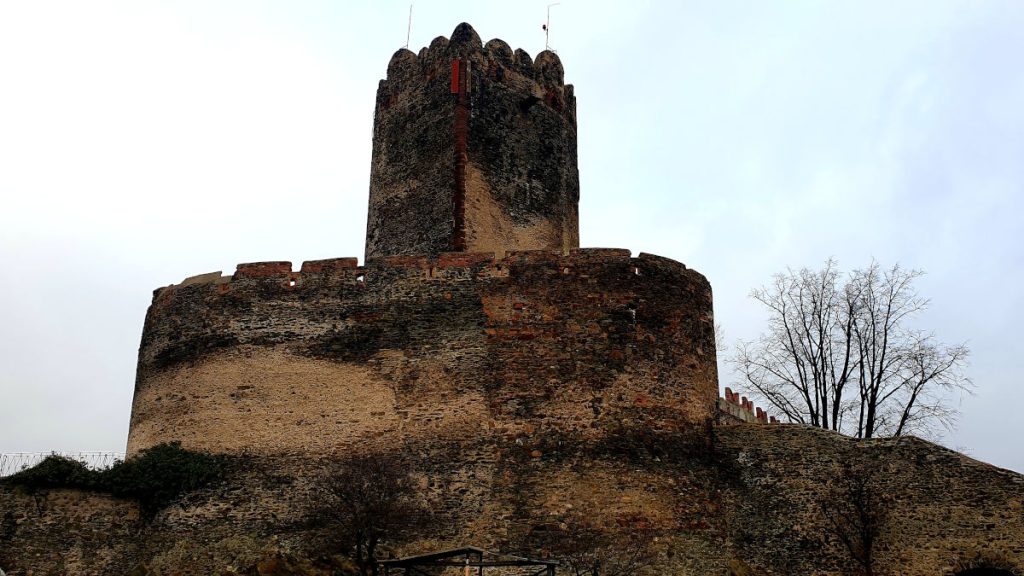 Zamek Bolków wieża Dziobowa