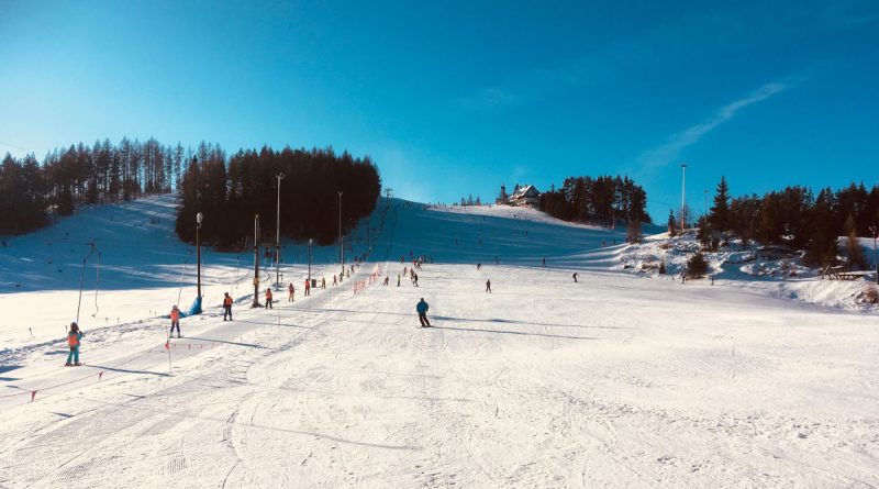 Ośrodek narciarski Czorsztyn Ski Kluszkowce na górze Wdżar