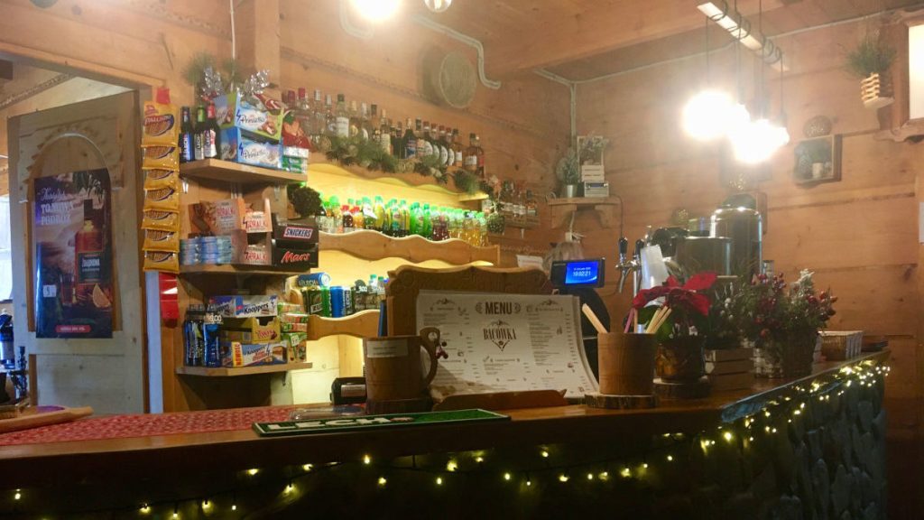 Bar w Karczmie Bacówka na górze Wdżar