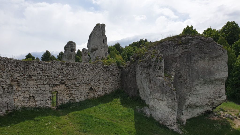 Mury na skale Zamku Ogrodzieniec