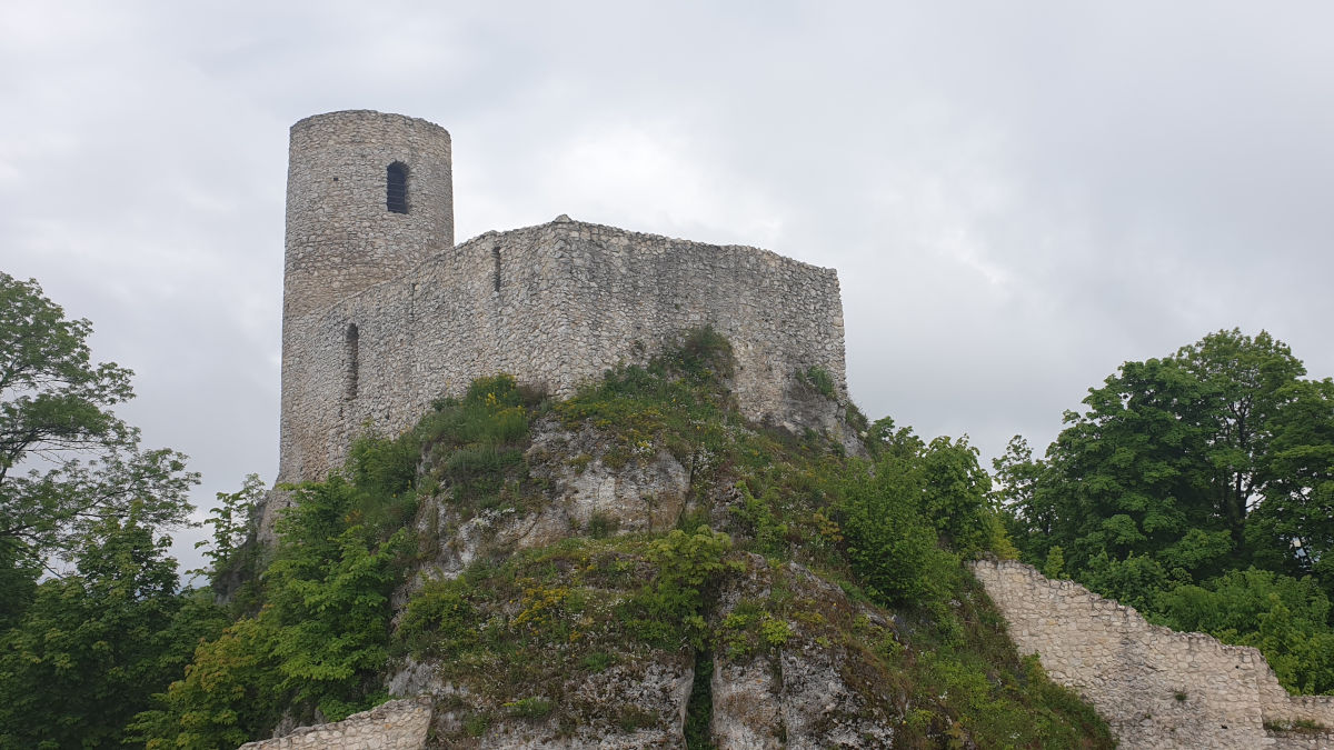 Zamek Pilcza Smoleń