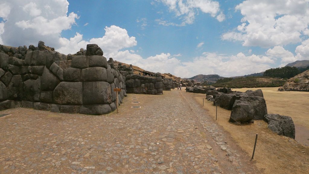 Kamienne mury Sacsayhuaman w Cusco Peru