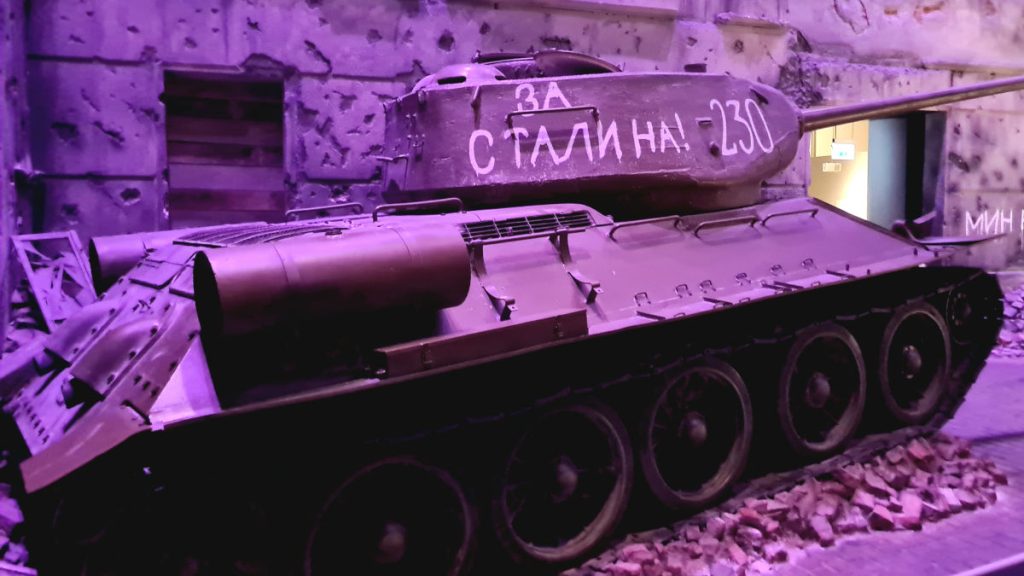 Czołg wystawa stała Muzeum II Wojny Światowej Gdańsk