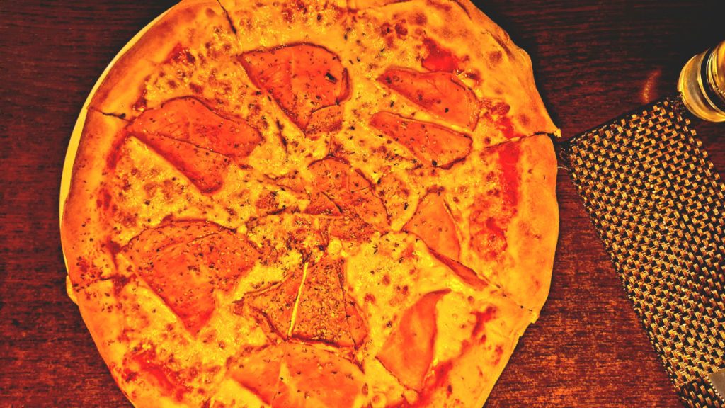 Finestra Pizzeria pizza prosciutto