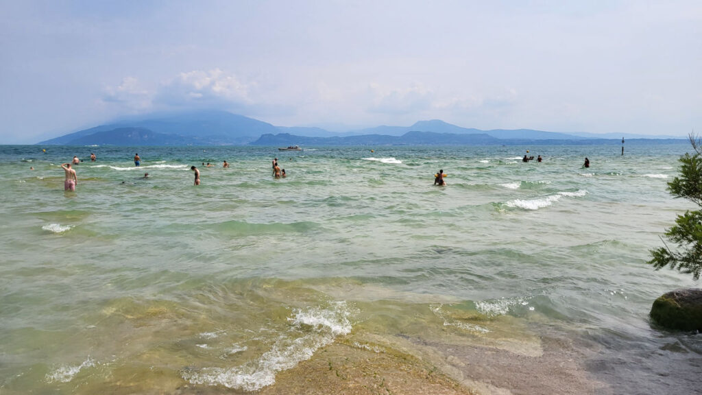 Plaża Jamajca w Sirmione