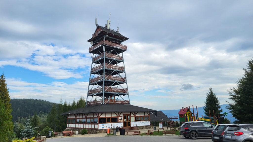 Wieża widokowa przy hotel Beskidzki Raj